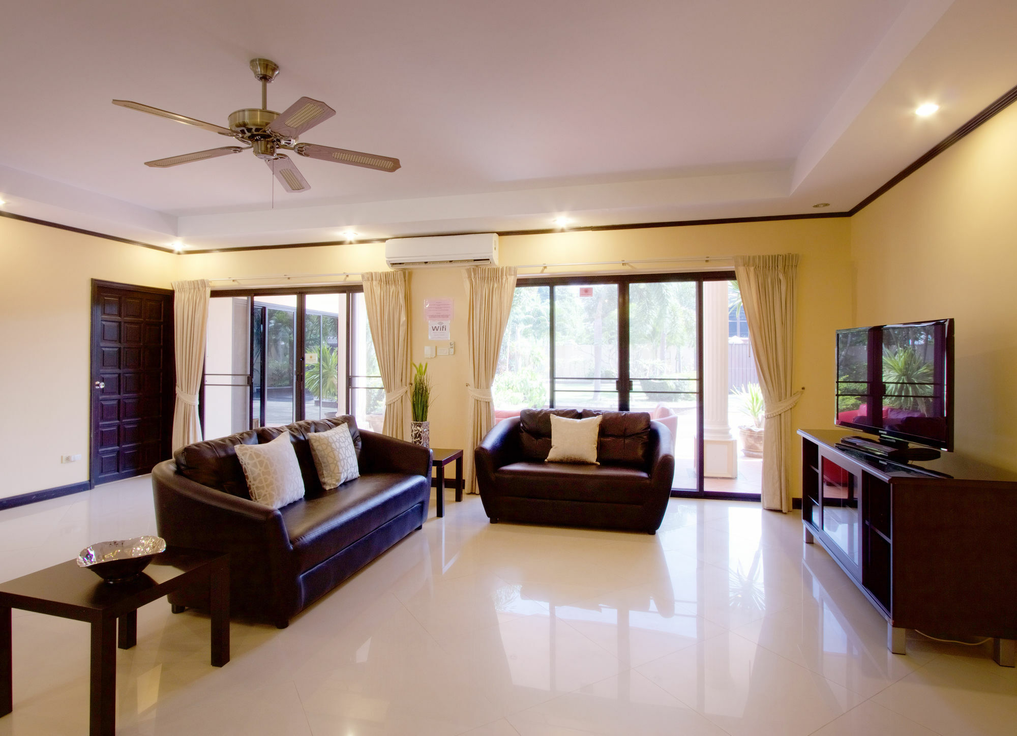 Pattaya Holiday Villas バーンラムン エクステリア 写真