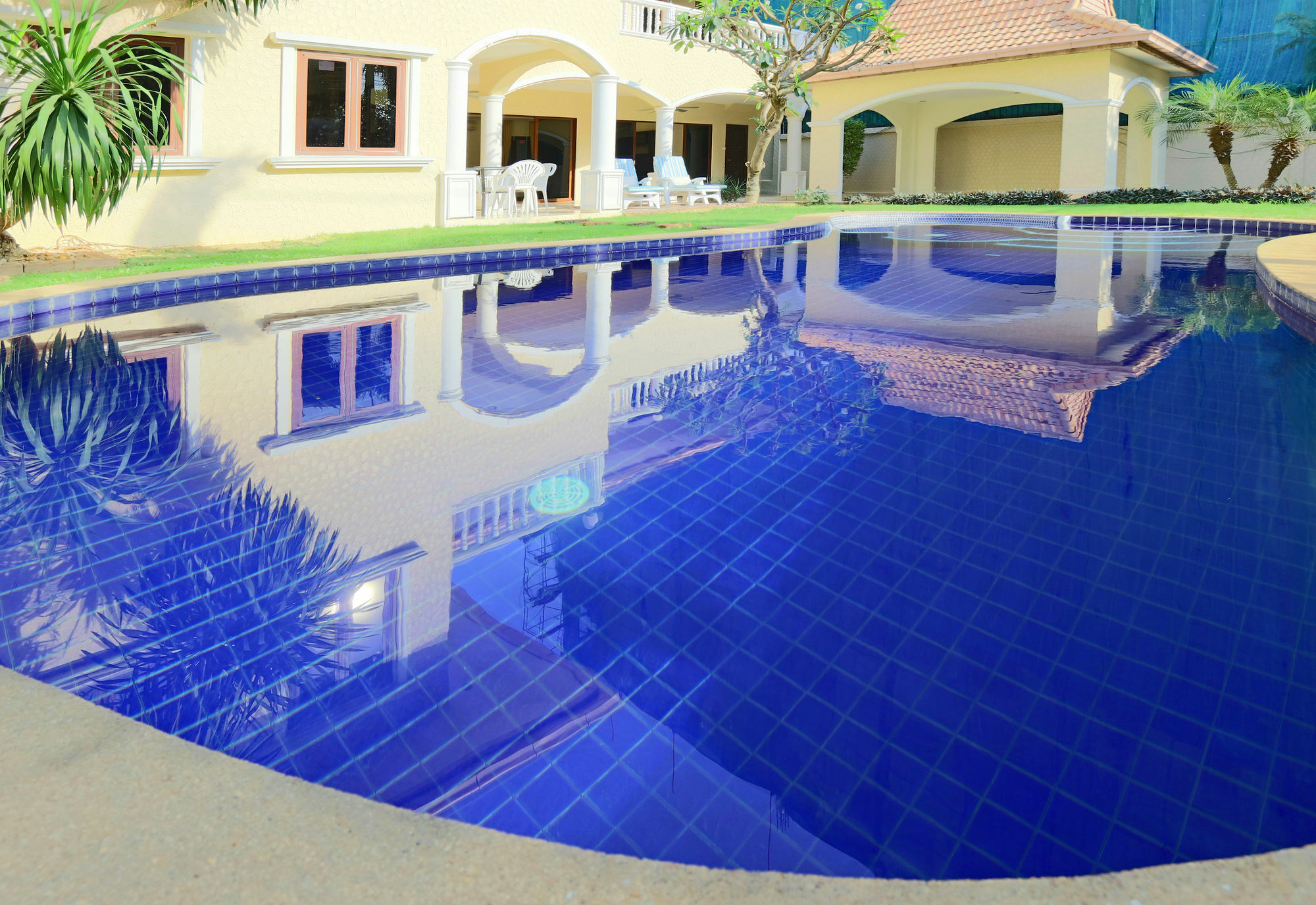 Pattaya Holiday Villas バーンラムン エクステリア 写真